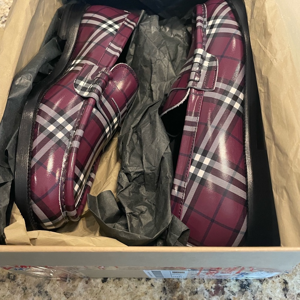 NIB Mens Burberry Gosha Leather Loafers Size 42 US 8.5
